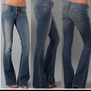 Last Chance. Vince. Flare jeans, size 28